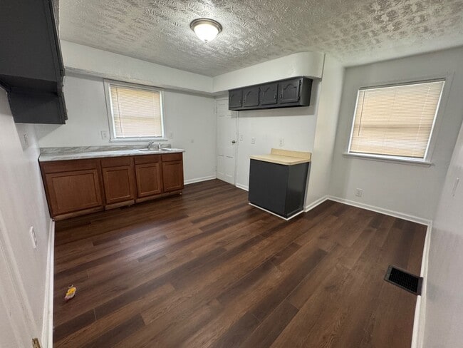 Building Photo - A Place You’ll Love to Call Home – Gorgeous 4-Bedroom Property!