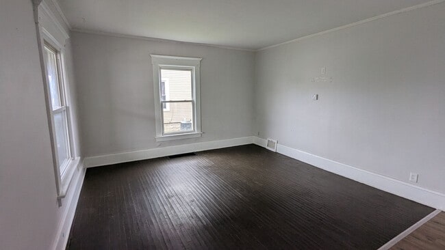 Building Photo - Charming Home for Rent in Scenic Canton: Y...