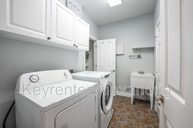 Building Photo - 13568 Heritage Farms Dr