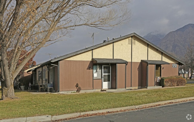 Building Photo - Village Square I & II