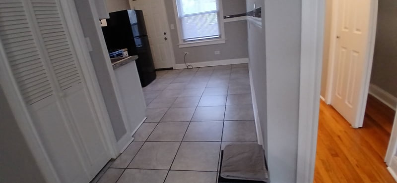 Building Photo - 1136 W 84th St