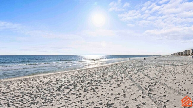 Building Photo - 556 Coral Ct