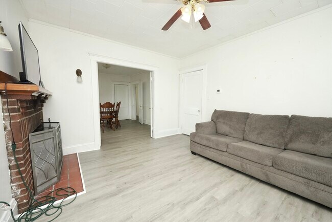 Building Photo - 63 Pinckney St