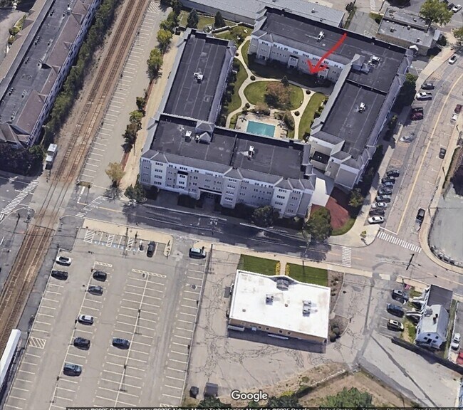 Building Photo - 211 Central St