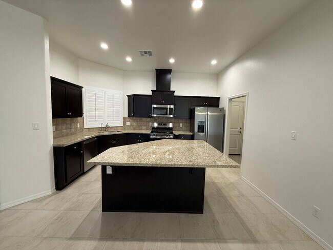 Building Photo - Livingston Ranch - BRAND NEW & IMMACULATE