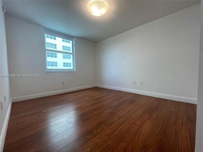 Building Photo - 9201 Collins Ave