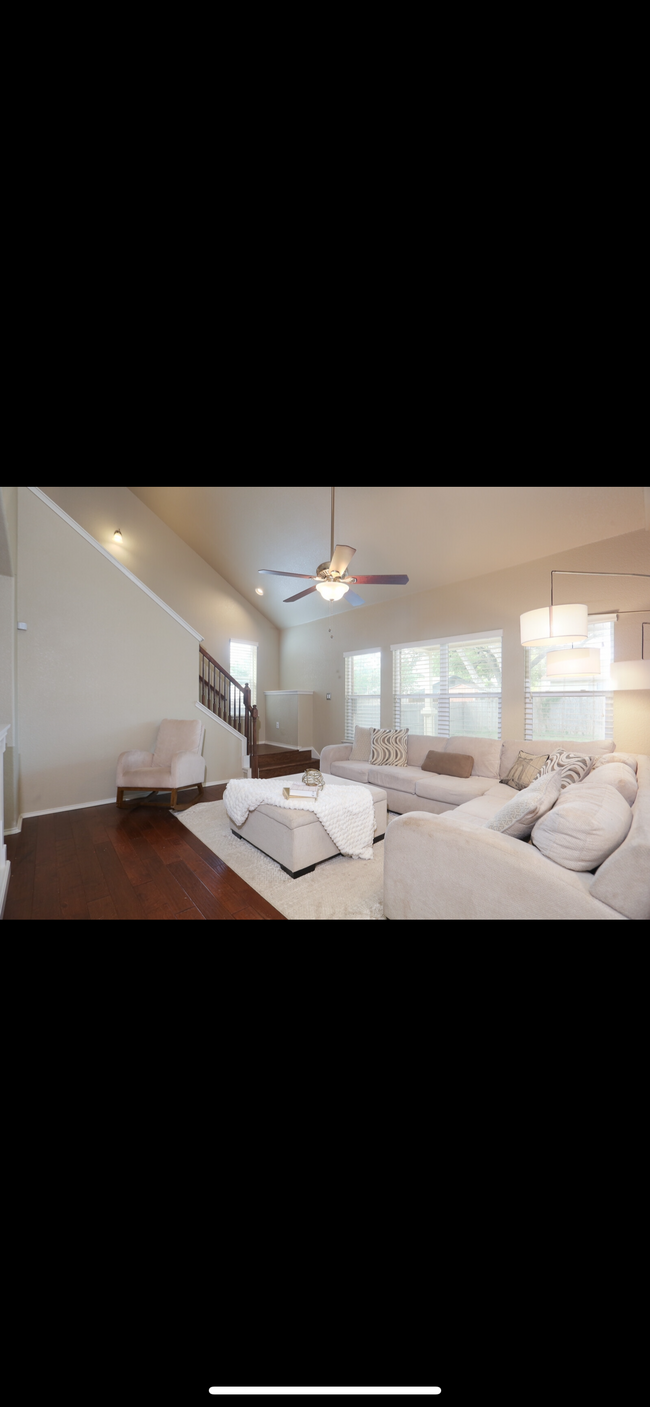 Building Photo - 14423 Devout