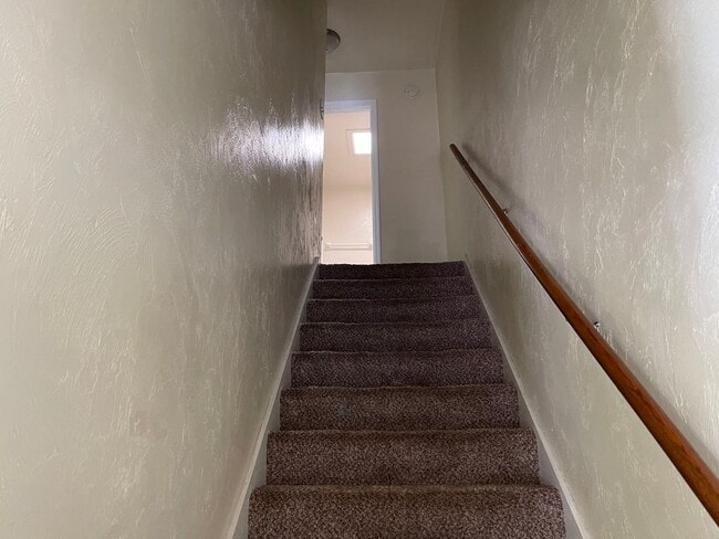 Building Photo - PORTLAND TOWNHOMES