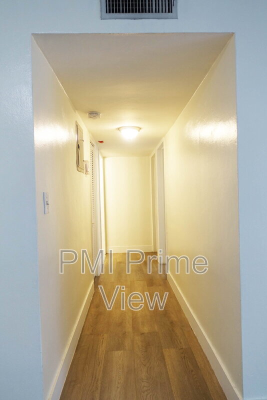 Building Photo - 505 NW 72nd Ave