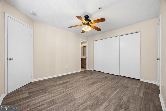 Building Photo - 14053 Vista Dr