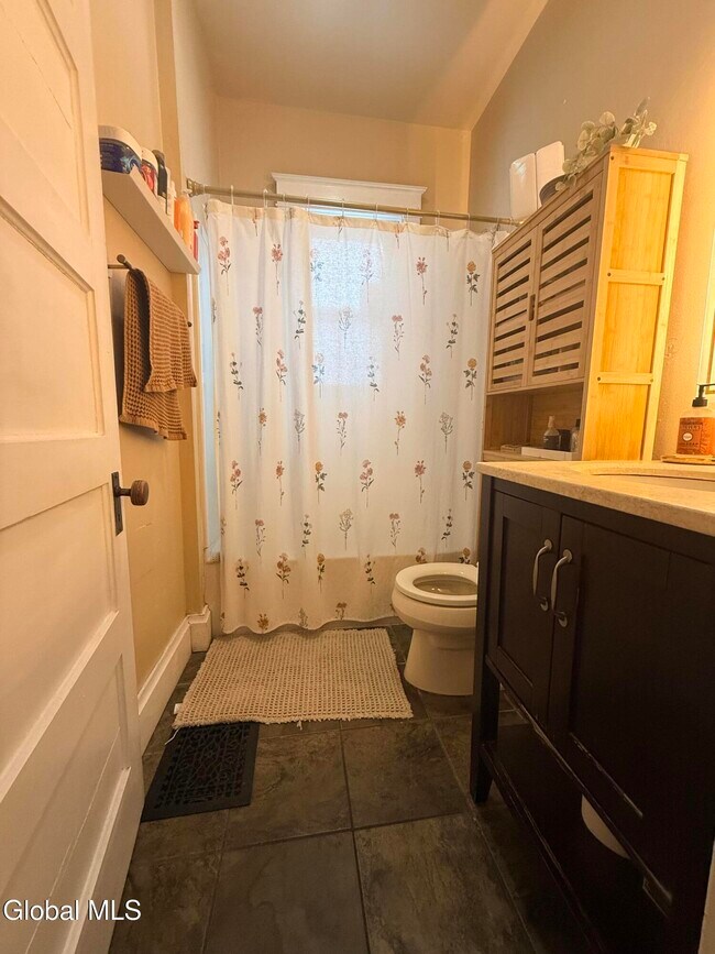 Building Photo - 16 Blakely Ct