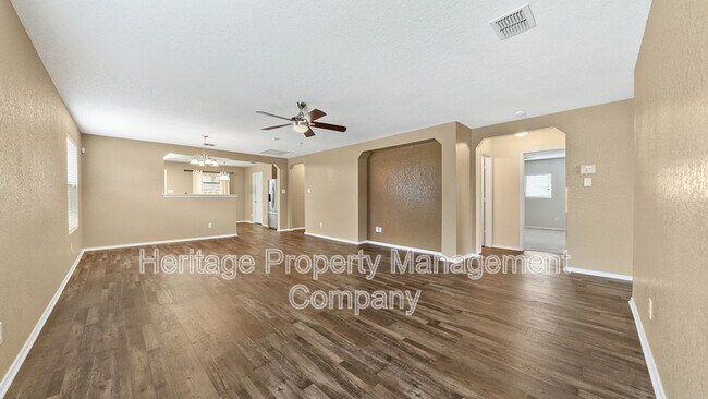 Building Photo - 233 Willow Crest