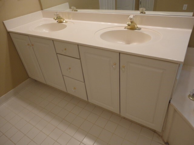 Building Photo - 1034 Chesterfield Place NW