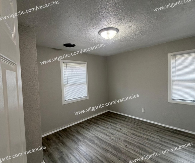 Building Photo - Newly Renovated 2-Bedroom • 1-Bathroom Home