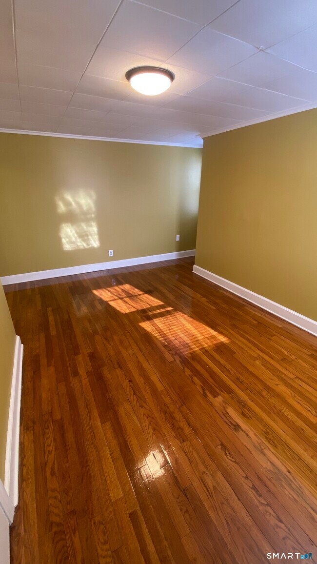 Building Photo - 214 Columbia St