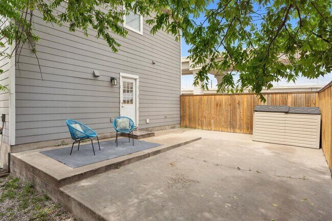 Building Photo - 7617 Carver Ave