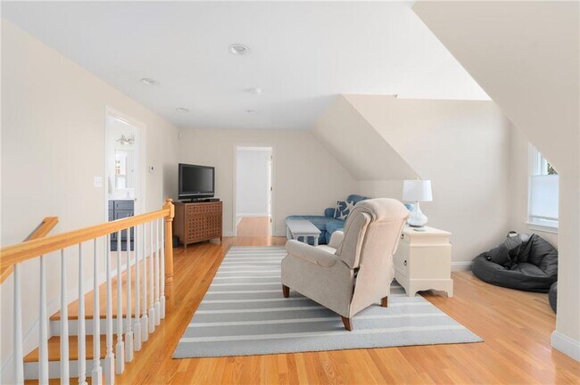 Building Photo - 73 Merton Rd