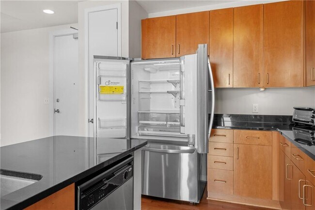 Building Photo - 711 Cosmopolitan Dr NE