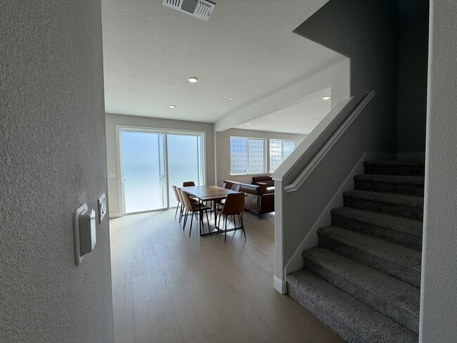 Building Photo - Beautiful 5 bedroom, 4 bathroom 2 story home in Rancho Cordova!!!