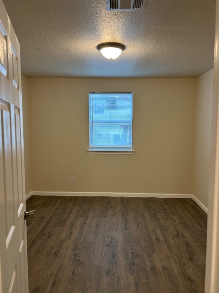 Building Photo - 2736 Purington Ave