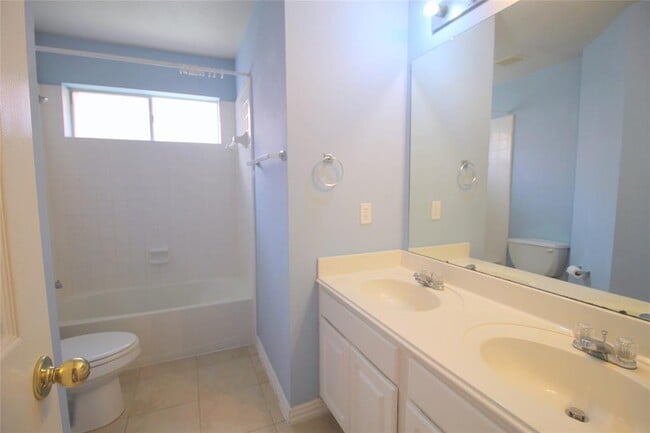 Building Photo - 818 Presley Way