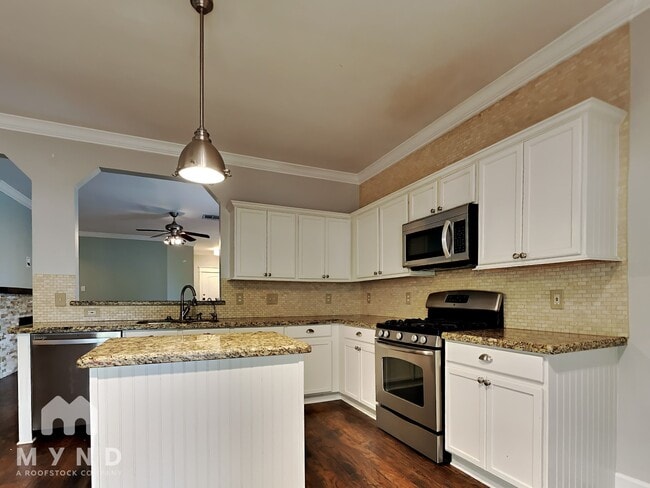 Building Photo - 1003 Addison Park Ln