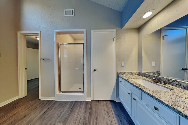 Building Photo - 6230 Billington St