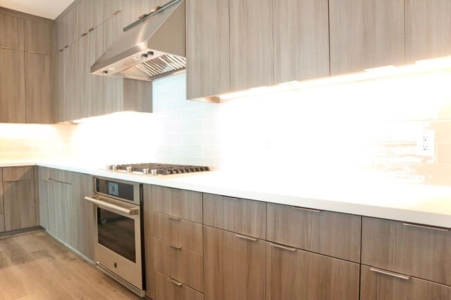 Building Photo - State of the Art Condo located in Fremont! – Metro West Community!