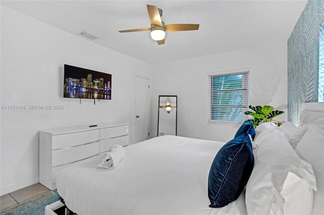 Building Photo - 437 NE 107th St