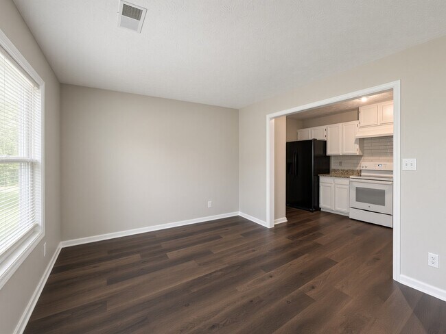 Building Photo - 323 Farm Pl Ct NE