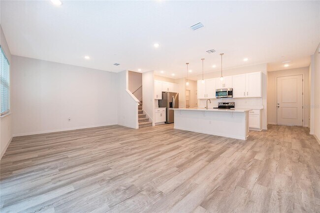 Building Photo - 5261 Luisa Ct