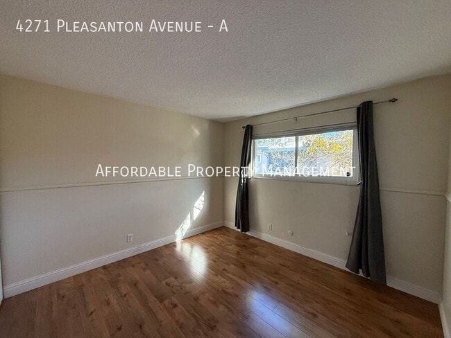 Building Photo - 4271 Pleasanton Ave