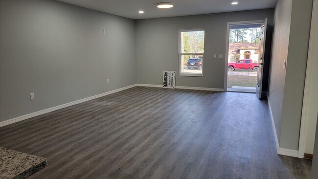 Building Photo - Citrus Springs 4/2/2