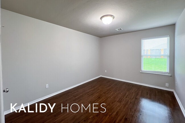 Building Photo - 2901 Cider Mill Ln