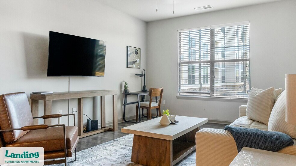 Building Photo - 900 E Six Forks Rd