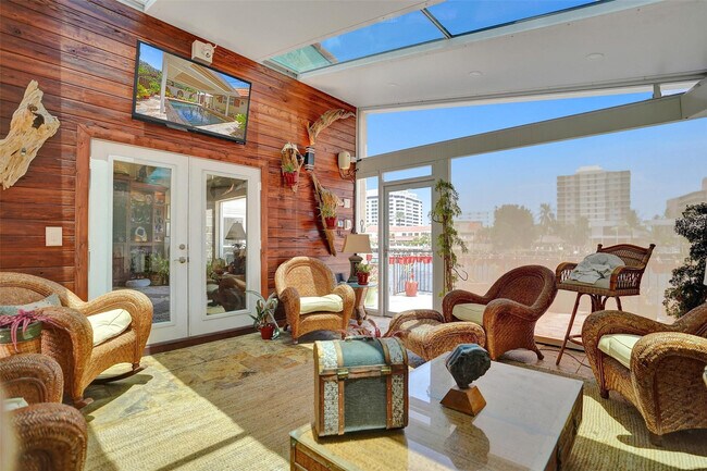 Building Photo - 683 Pelican Way