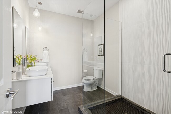 Building Photo - 3331 W Crystal St