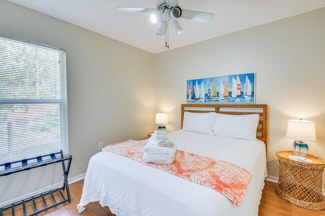 Building Photo - 10444 Copperwood Dr