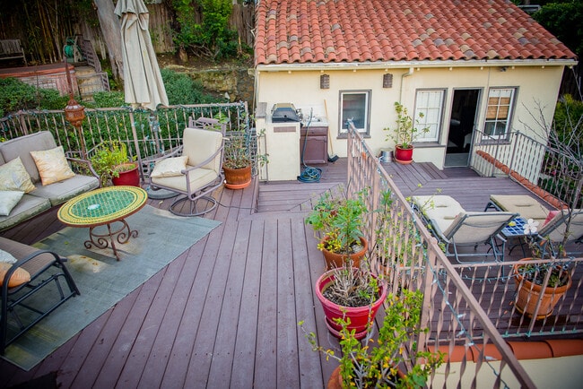 Building Photo - 6957 Camrose Dr