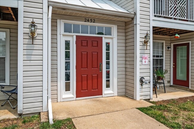 Building Photo - Piney Orchard Condo