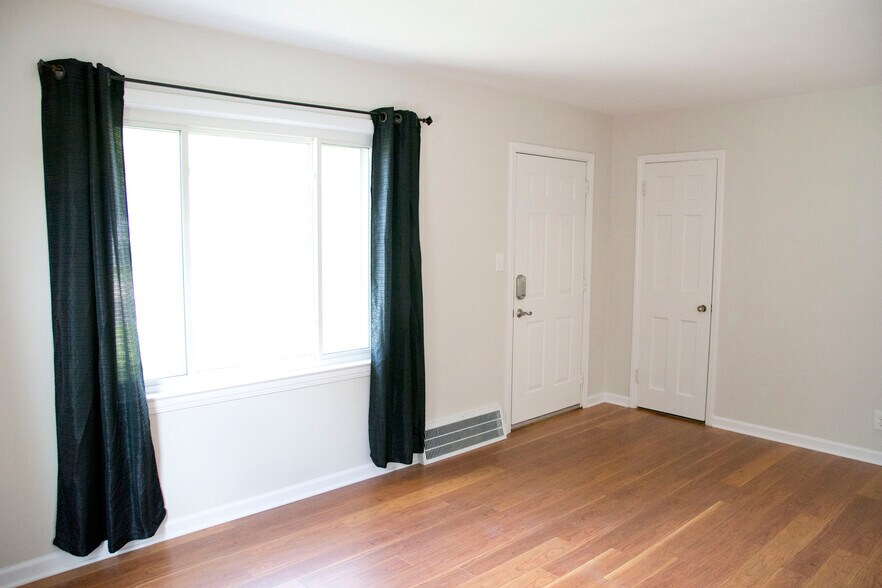 Building Photo - 1242 Genesee Ave