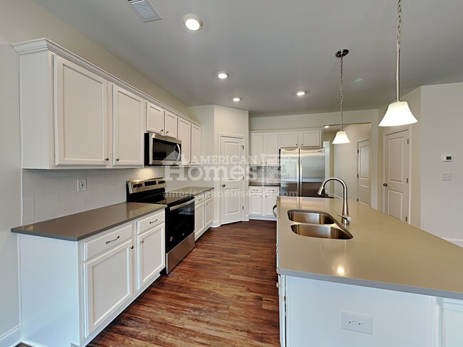 Building Photo - 7019 Garrett Court