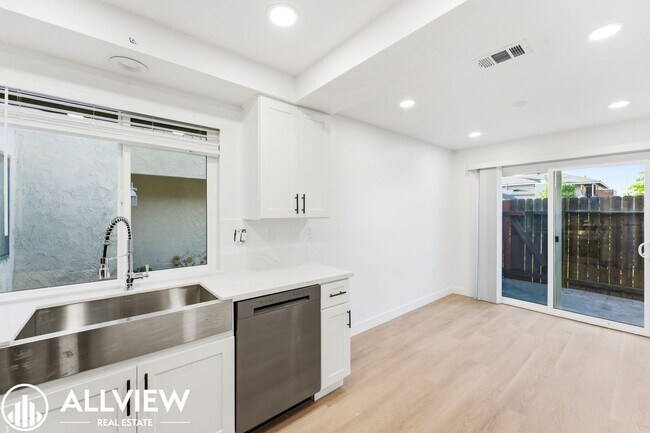 Building Photo - 16781 Bardon Ln