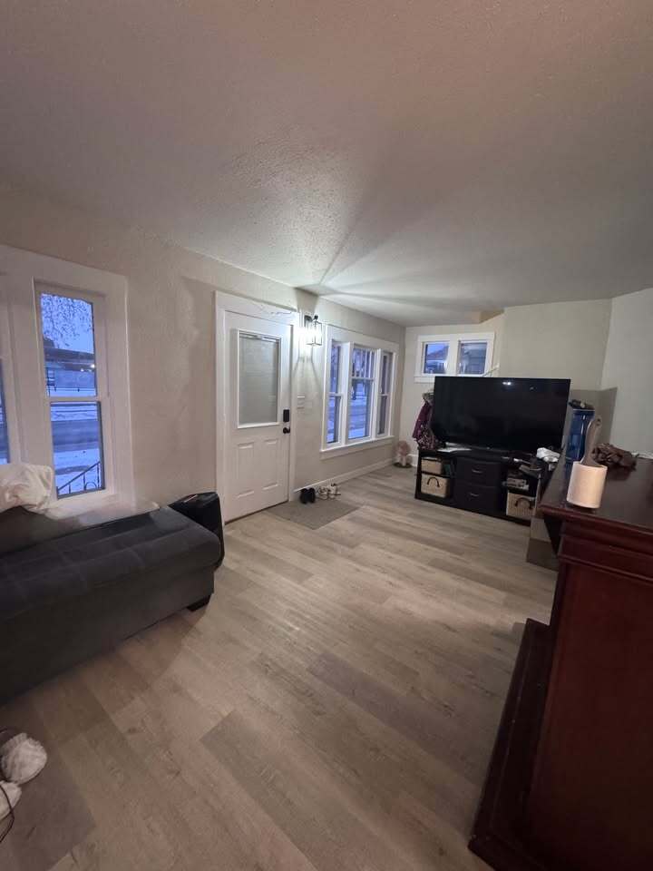 Building Photo - 626 N Mason St