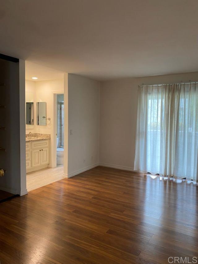 Building Photo - 546 Via De La Valle