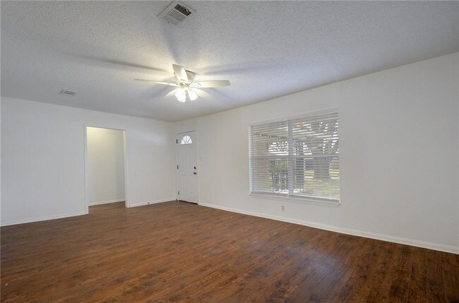 Building Photo - 1510 Northridge Dr