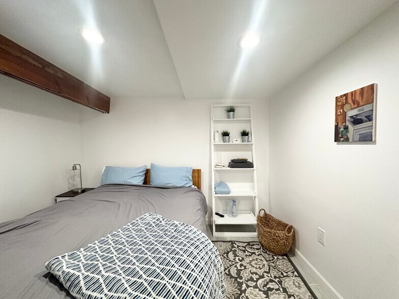 Building Photo - 44 Woodbine St