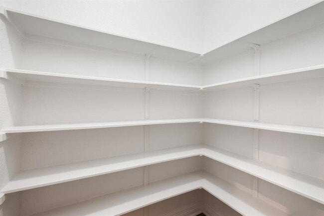 Building Photo - 521 Betony Lp