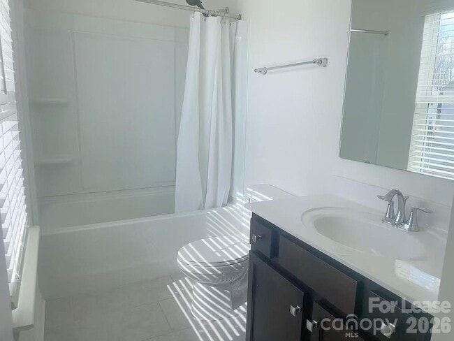 Building Photo - 5006 Beacon Ave