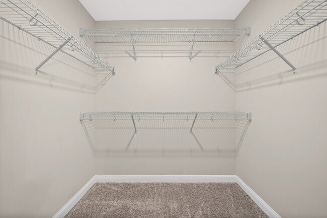 Building Photo - 2 Bedroom Condo For Rent With Community Swimming Pool!